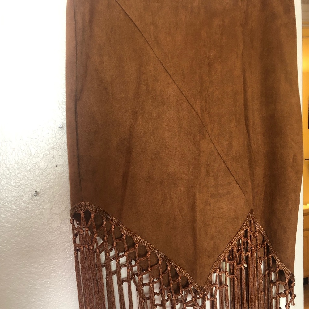Suede like material mini skirt 😌